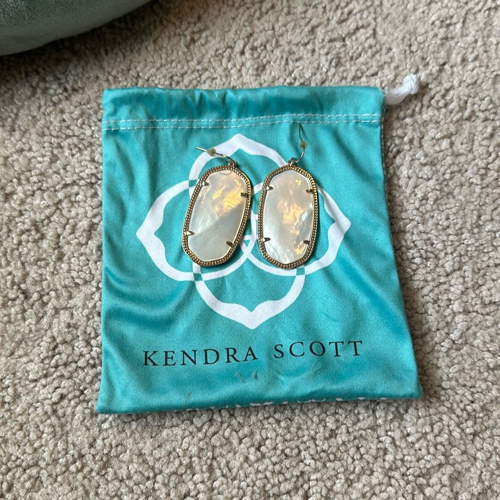 Kendra Scott Danielle drop earring